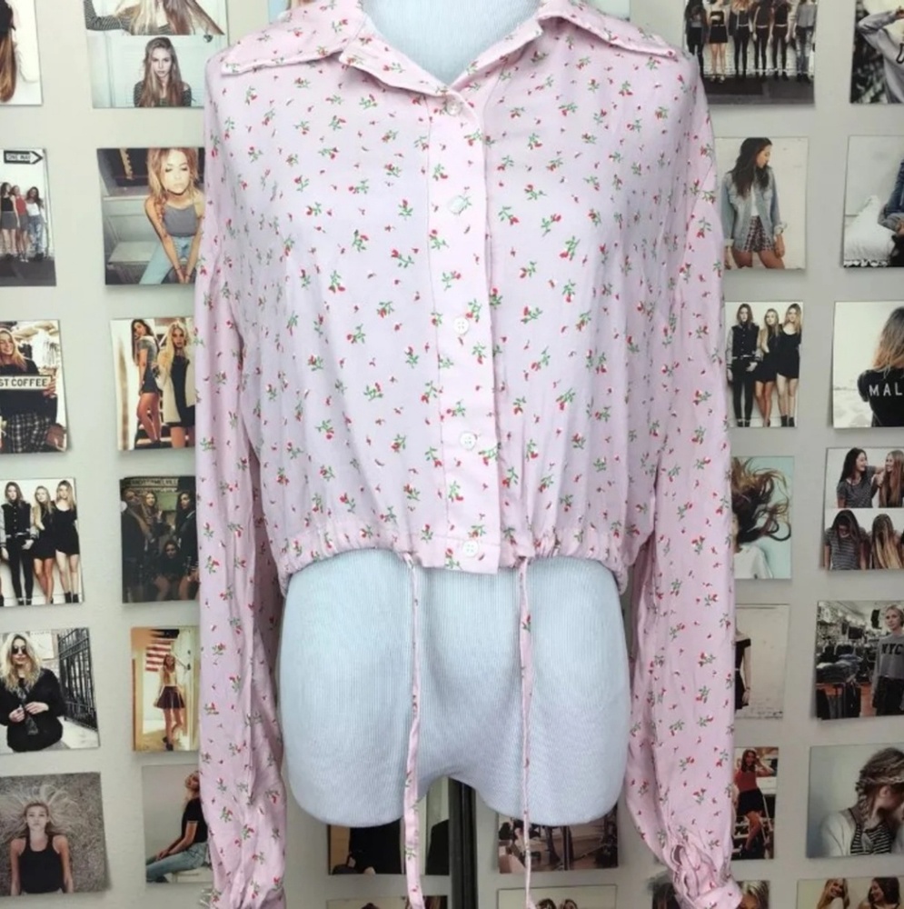 Brandy Melville Lenny Blouse Top